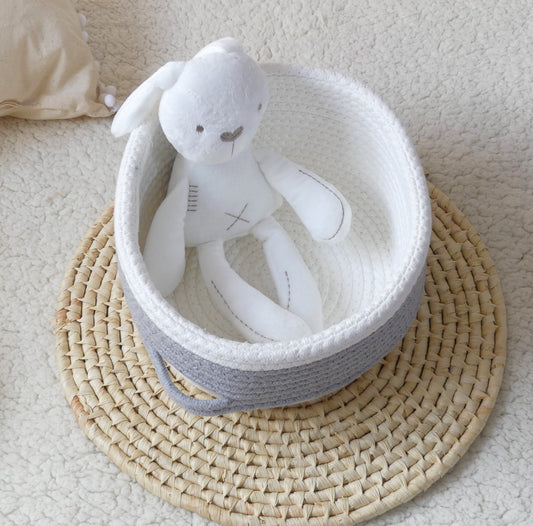 Kit Orden & Apego 🍼🧸 – Canasto Organizador + Peluche Conejo