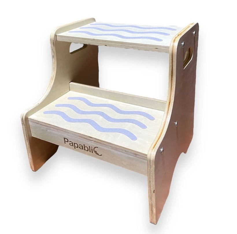 Taburete alzador de madera con dos pasos para niños