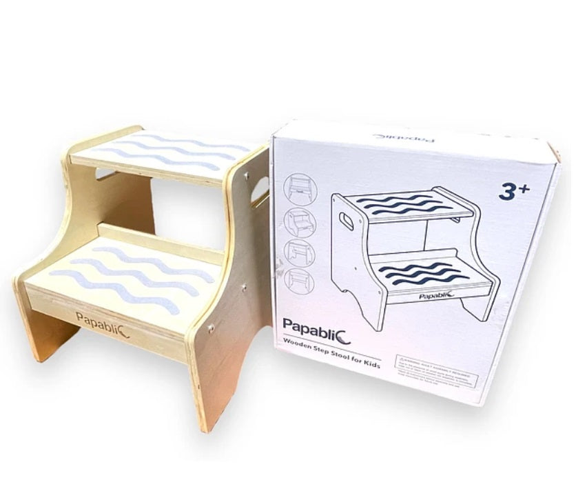 Taburete alzador de madera con dos pasos para niños
